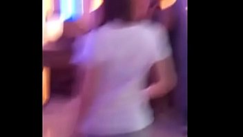 Частная съемка видео где жены раздеваются перед парнями в ночном клубе